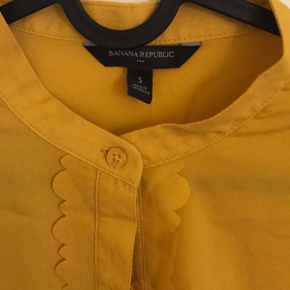 Banana republic factory yellow cute shirt - Picture 3 of 3